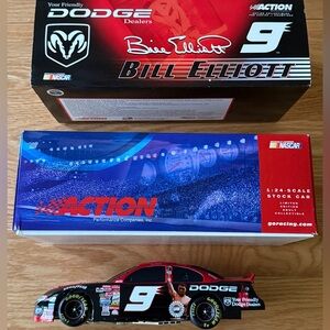 Action 1:24 scale Bill Elliott's #9 Dodge Intrepid R/T NASCAR Diecast stock car